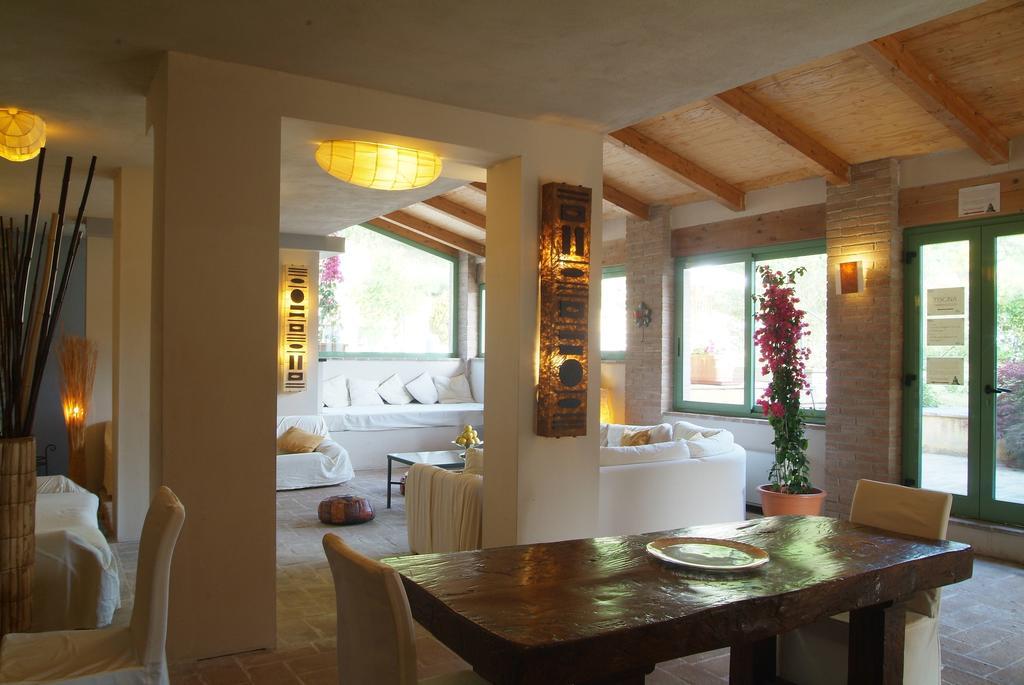 Hôtel Le Torracce Agriturismo Olistico à Valfabbrica Extérieur photo