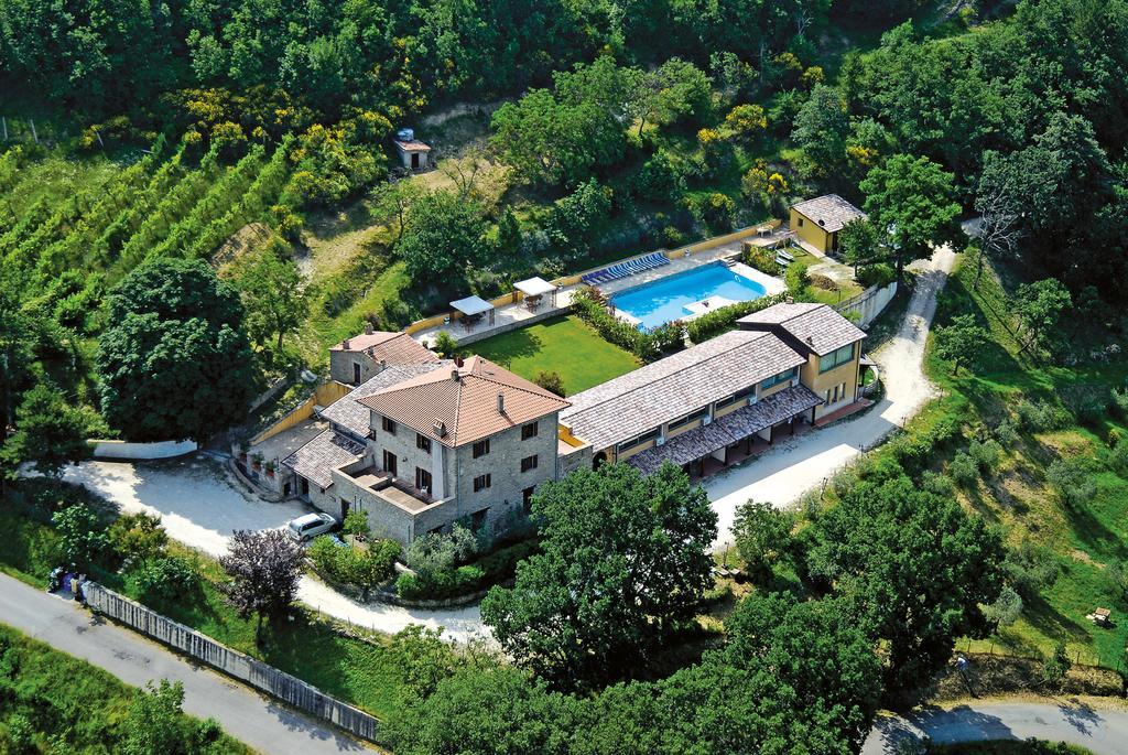 Hôtel Le Torracce Agriturismo Olistico à Valfabbrica Extérieur photo