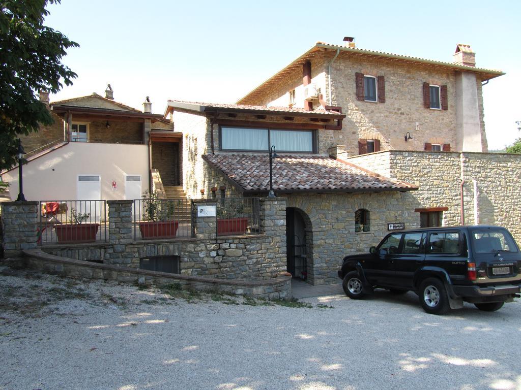 Hôtel Le Torracce Agriturismo Olistico à Valfabbrica Extérieur photo