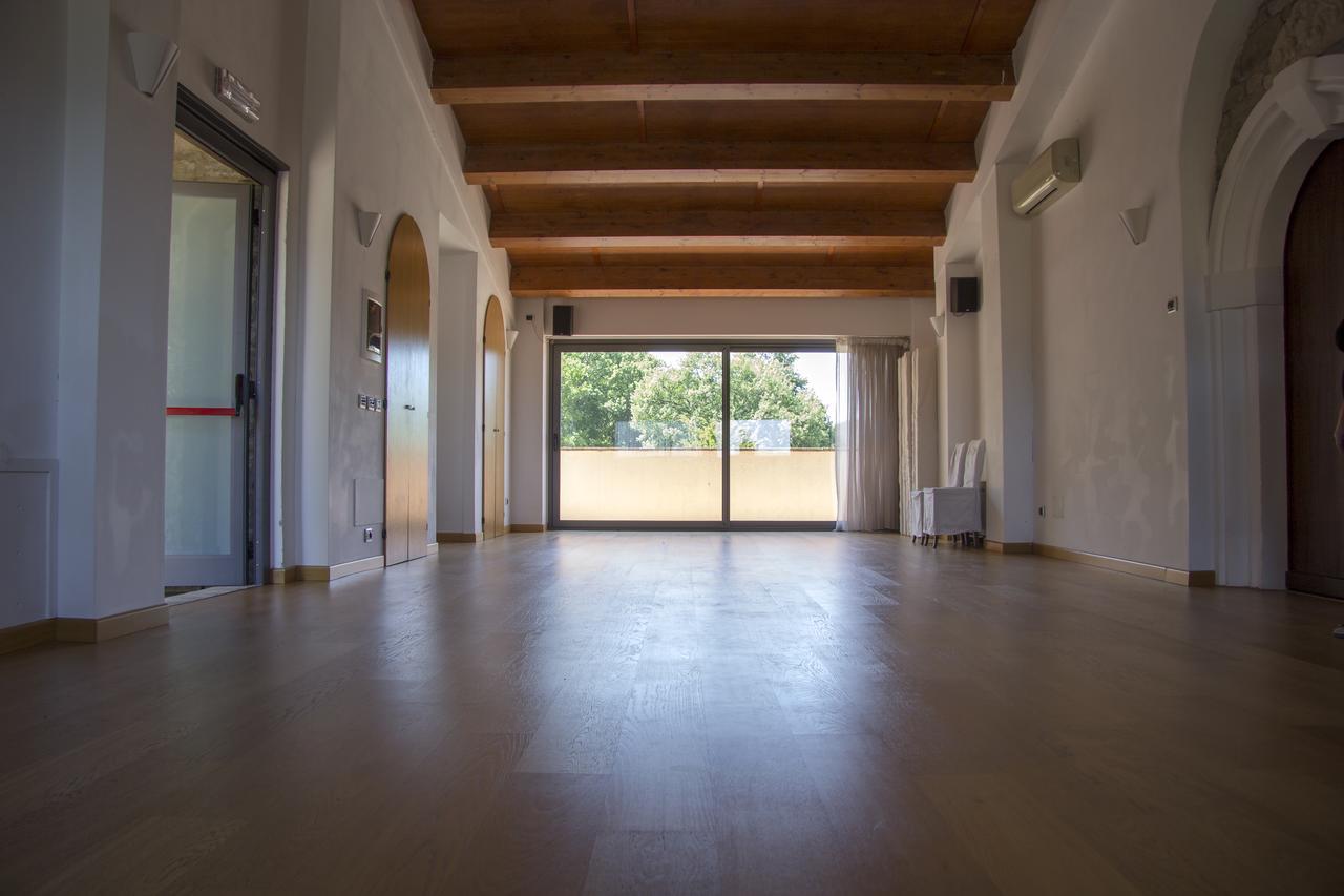 Hôtel Le Torracce Agriturismo Olistico à Valfabbrica Extérieur photo
